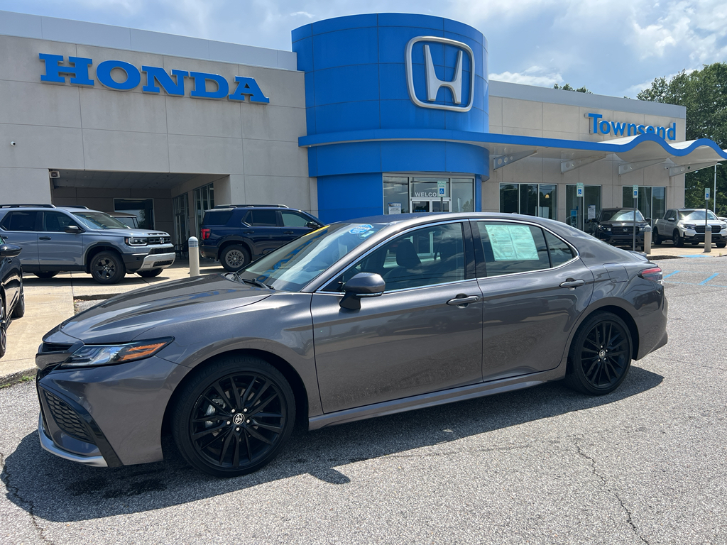 2024 Toyota Camry XSE's photo