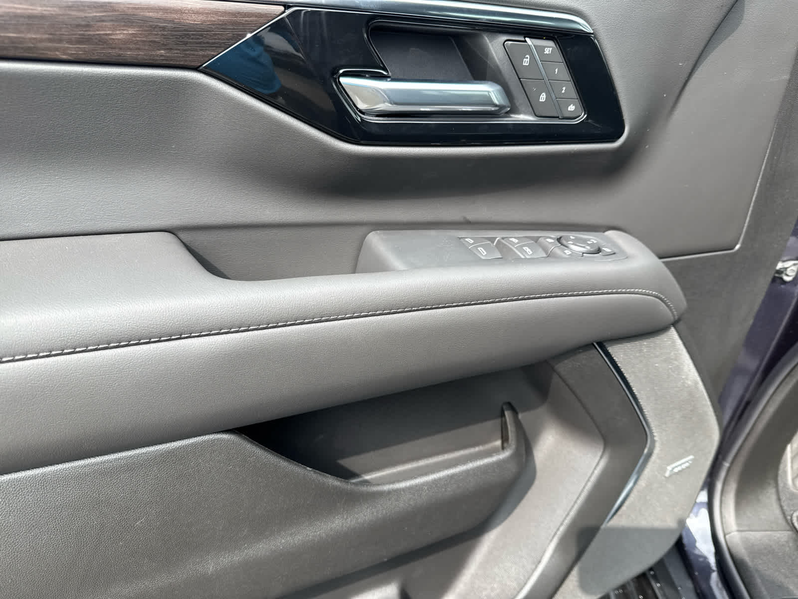 2025 Chevrolet Tahoe LT photo 20