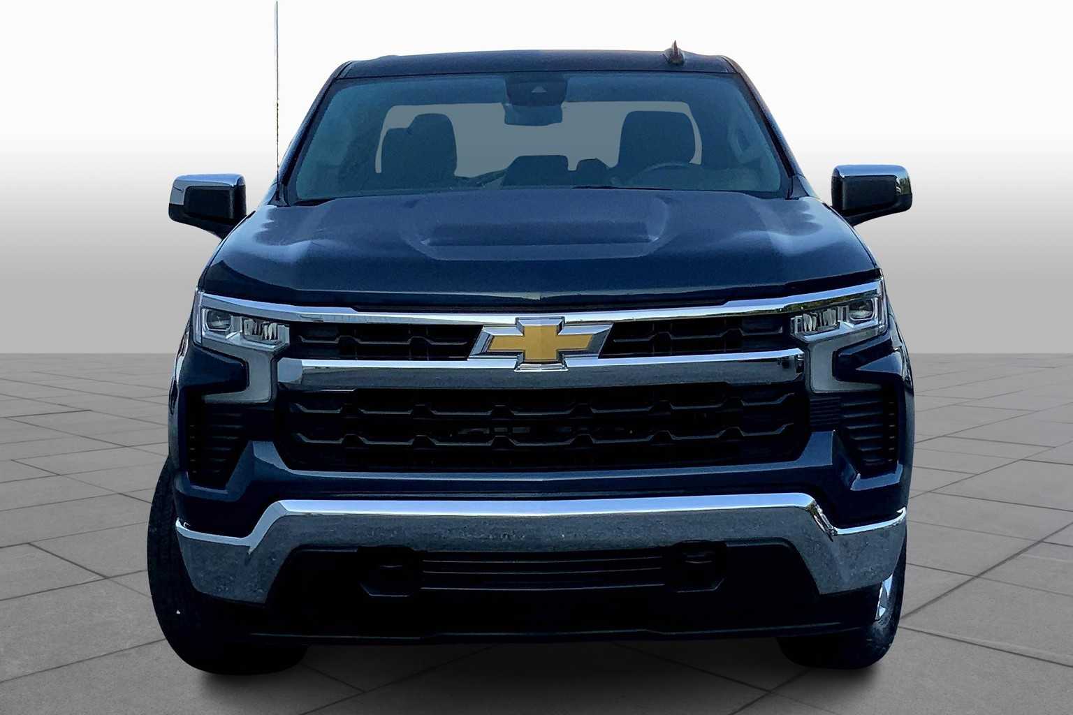 2023 Chevrolet Silverado 1500 LT photo 3