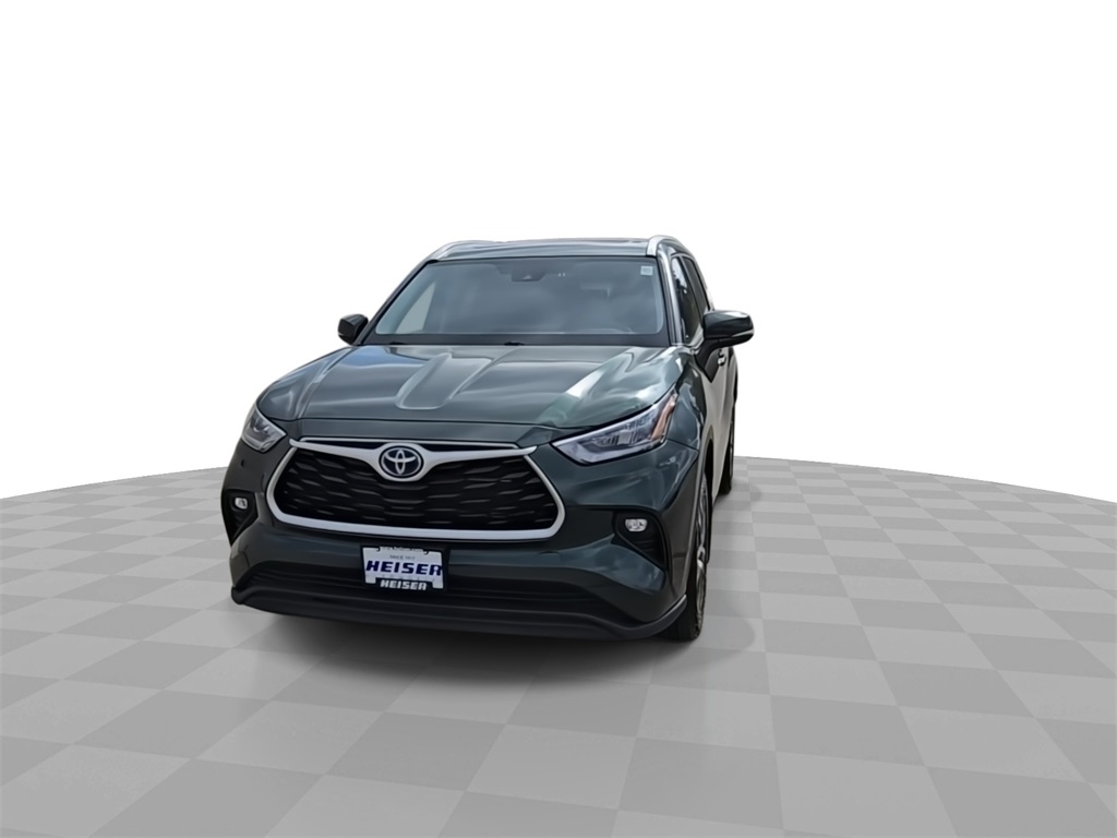 2024 Toyota Highlander Hybrid XLE photo 3