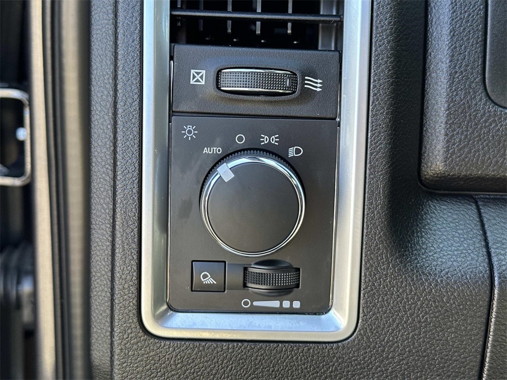 2022 Ram 1500 Classic Warlock photo 24