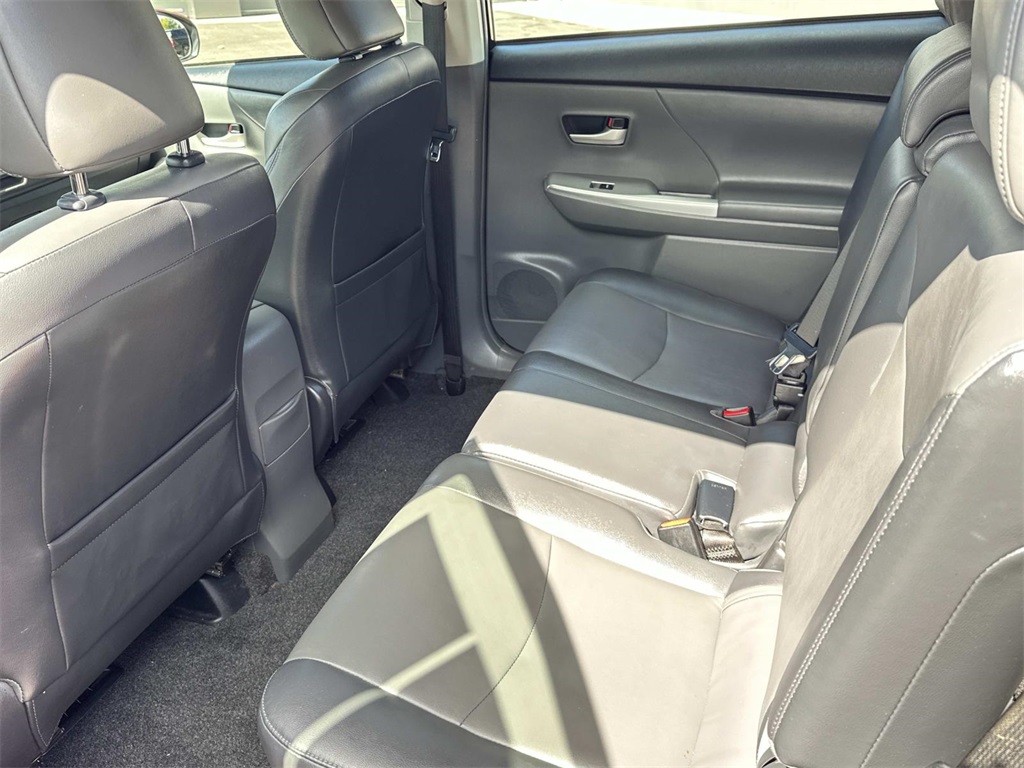2013 Toyota Prius V Five photo 13