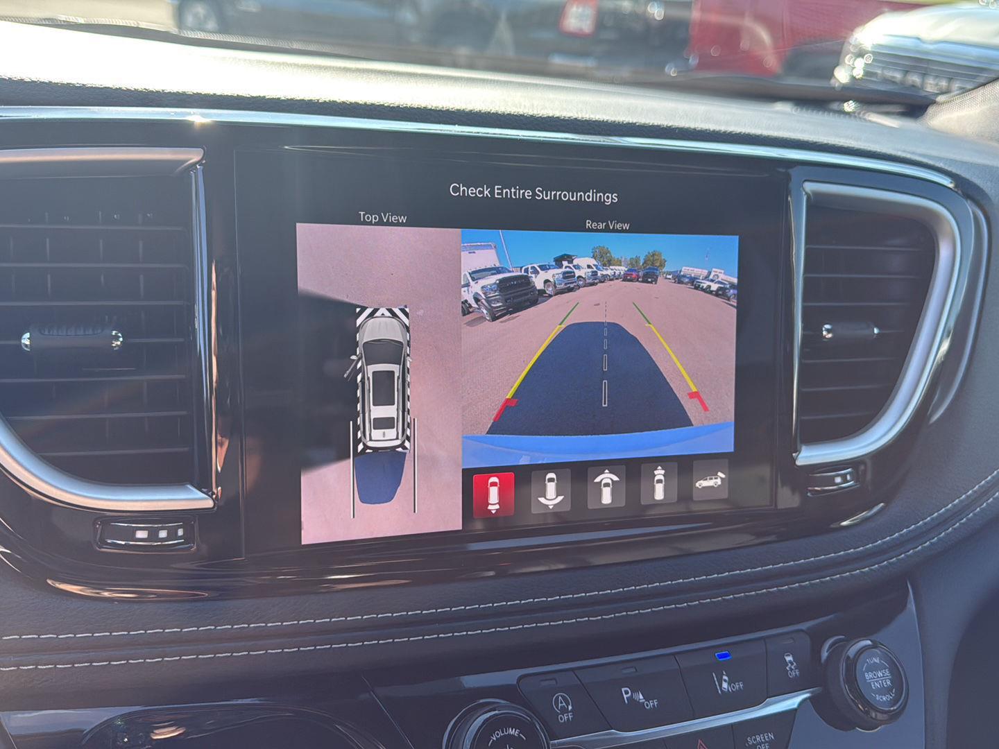 2026 Chrysler Pacifica photo 7