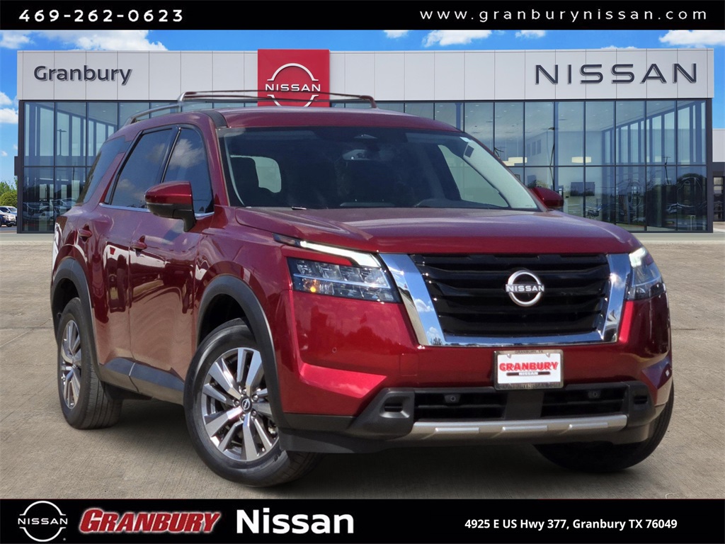 2023 Nissan Pathfinder SL's photo