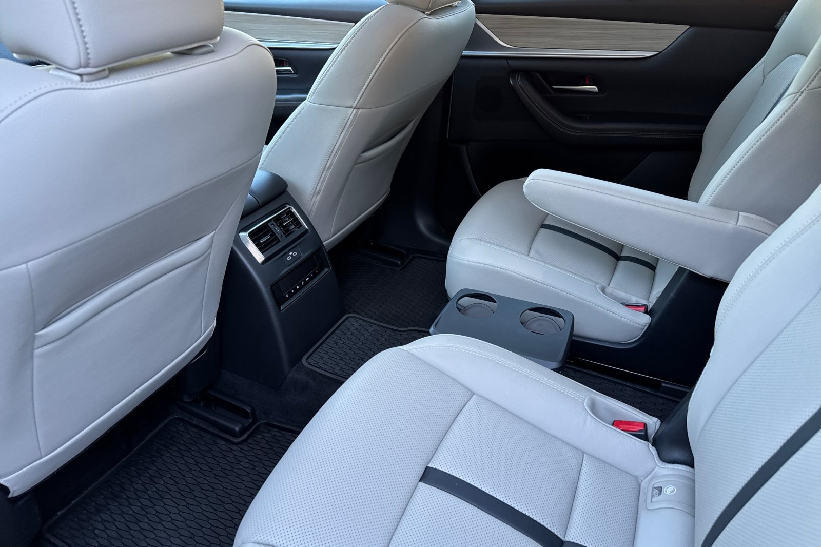 2025 Mazda CX-90 Preferred photo 12