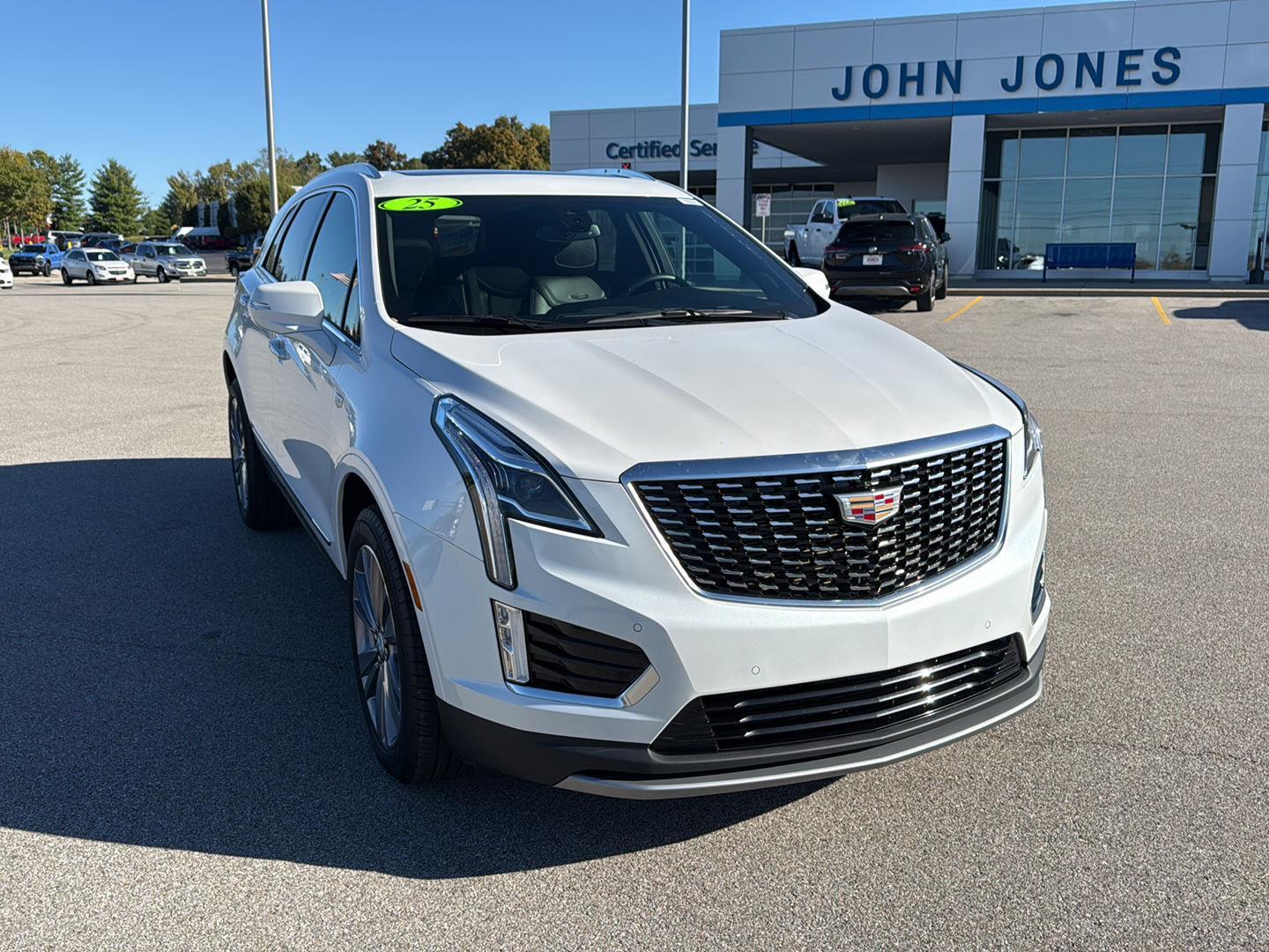 2025 Cadillac XT5 Premium Luxury photo 2