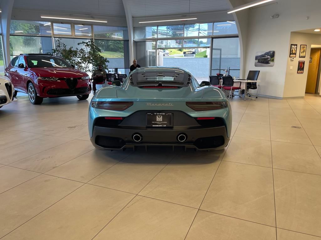 2023 Maserati MC20 Base photo 4
