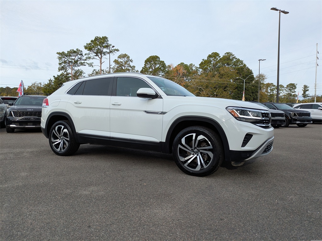 2022 Volkswagen Atlas Cross Sport SEL's photo