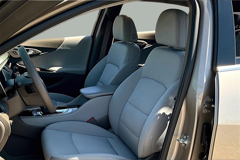 2022 Chevrolet Malibu LS photo 25