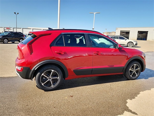 2025 Kia Niro LX photo 2