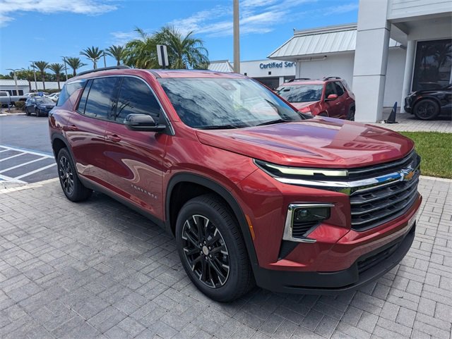 2025 Chevrolet Traverse photo 2
