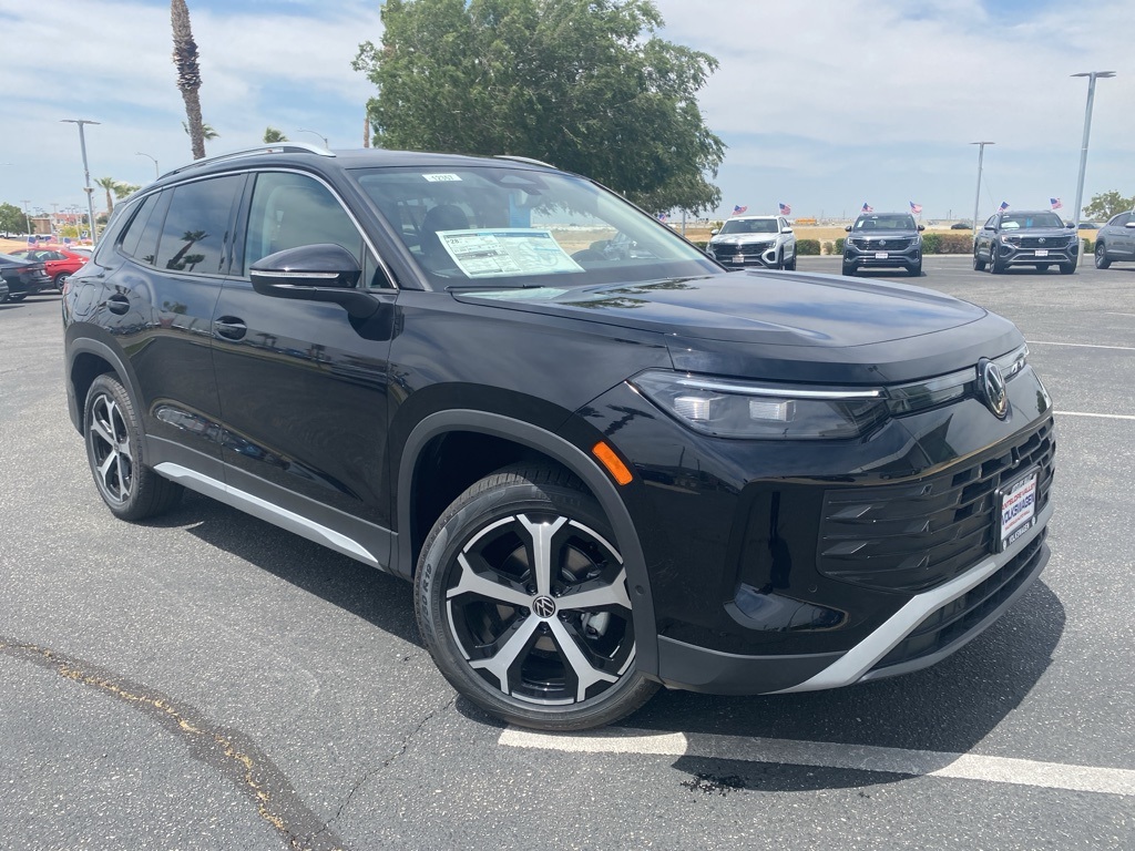 2025 Volkswagen Tiguan SE's photo