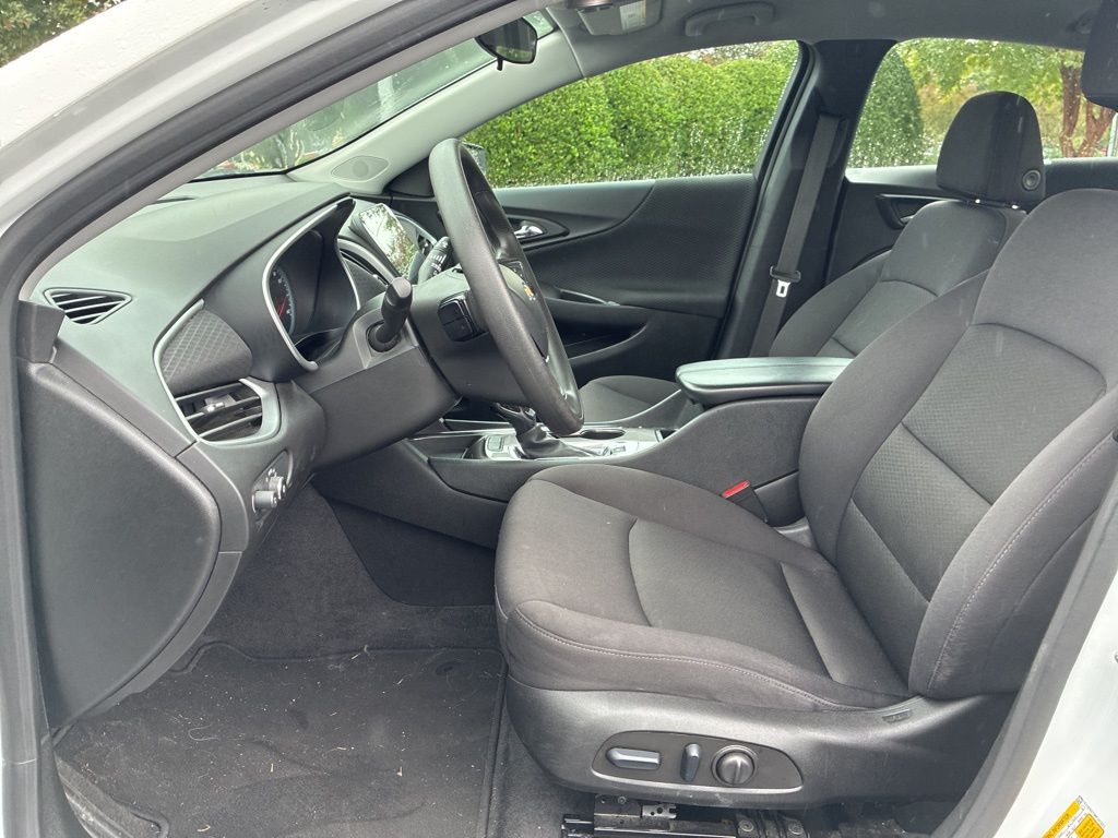 2024 Chevrolet Malibu 1LT photo 10