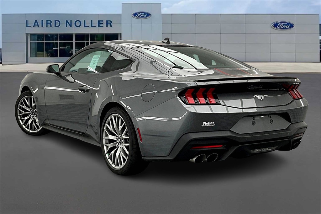 2025 Ford Mustang EcoBoost Premium photo 3
