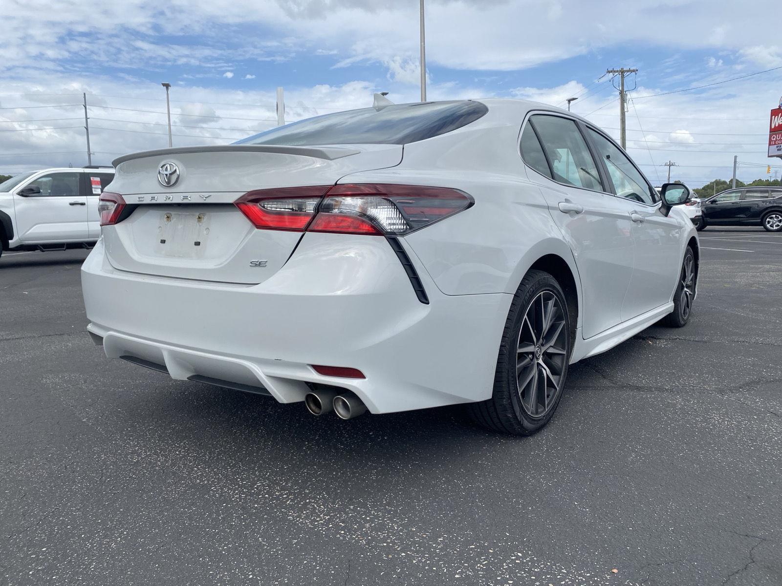 2023 Toyota Camry SE photo 7