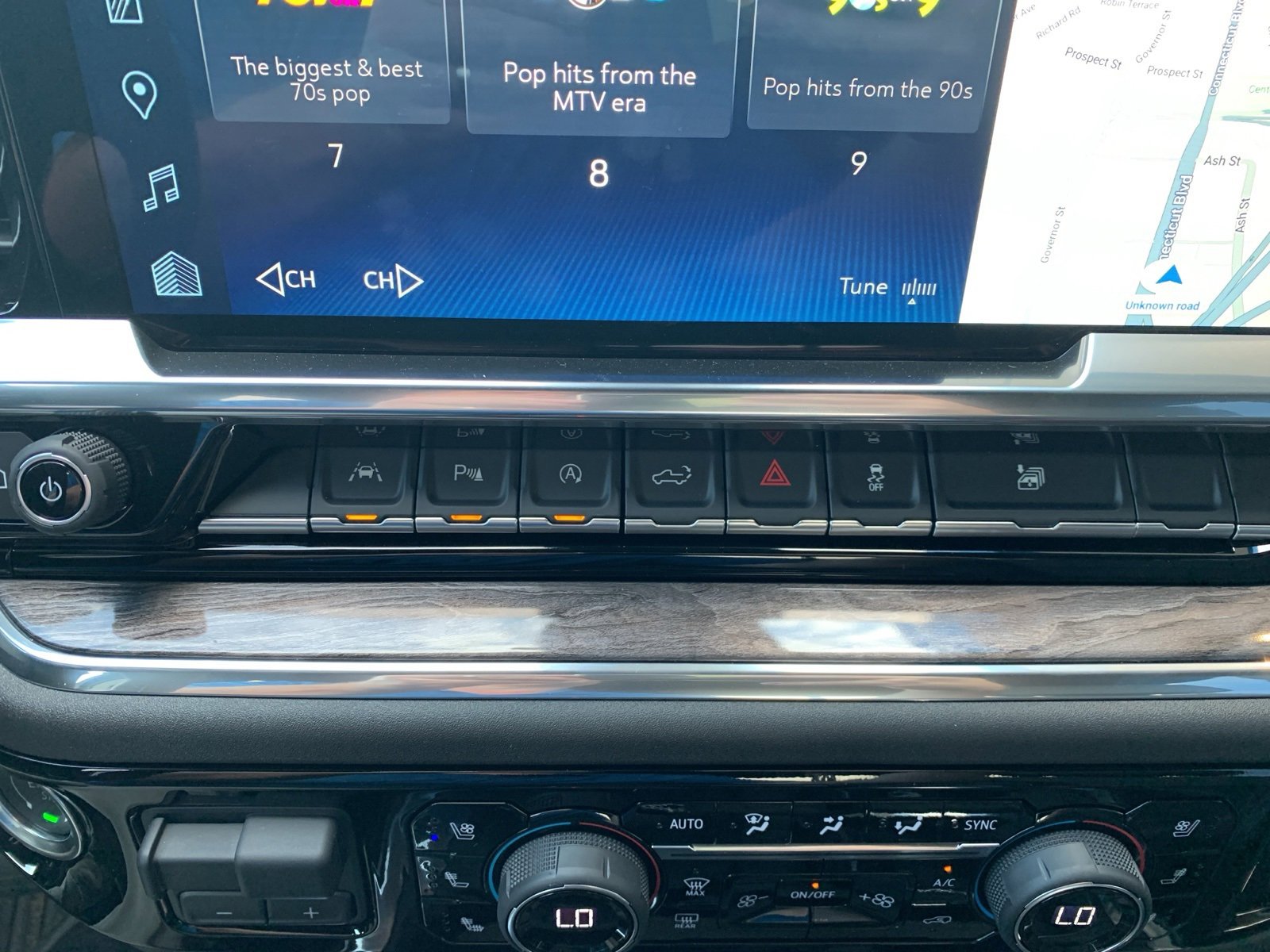 2025 Chevrolet Silverado 1500 LTZ photo 25