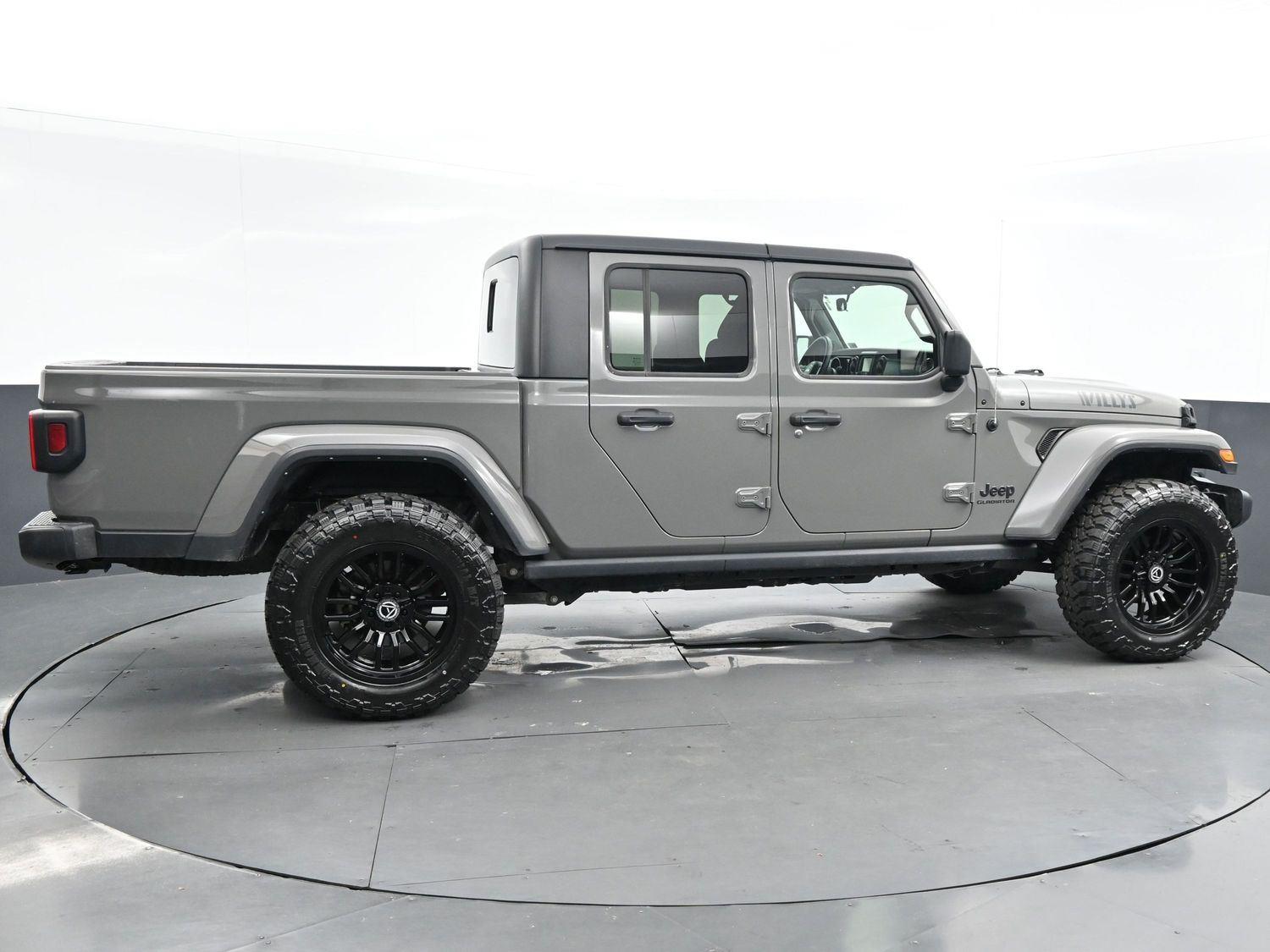 2021 Jeep Gladiator Willys photo 4