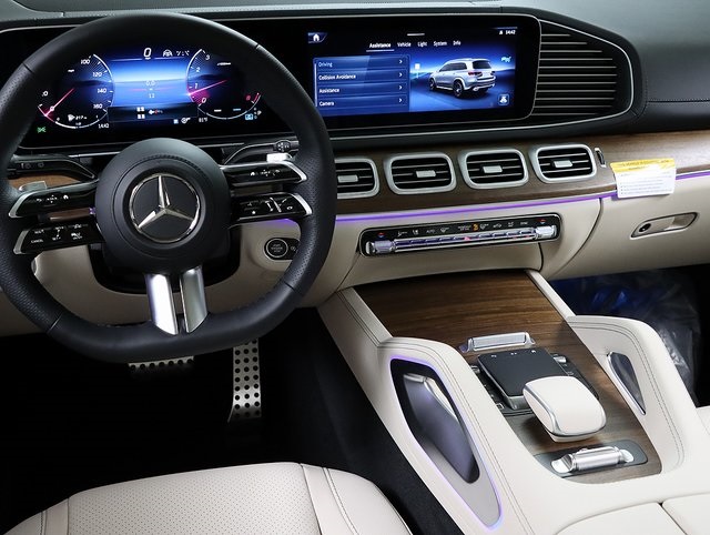 2026 Mercedes Benz GLS 450 4MATIC photo 18