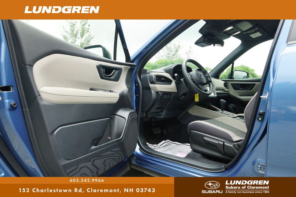 2025 Subaru Forester Base photo 8