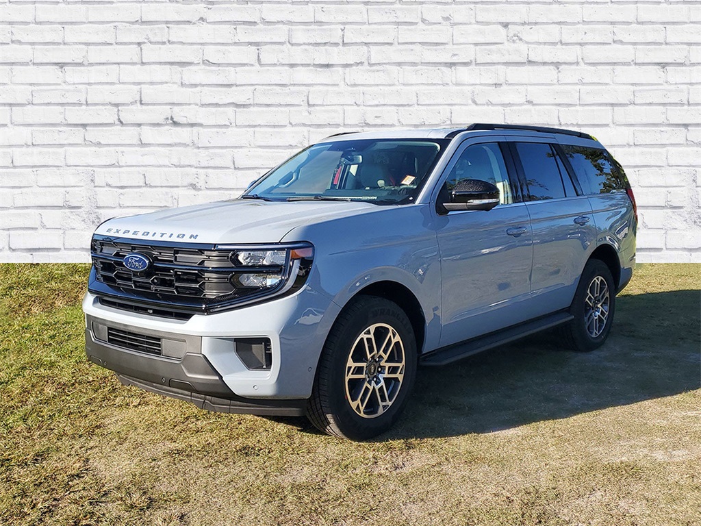 2025 Ford Expedition photo 4