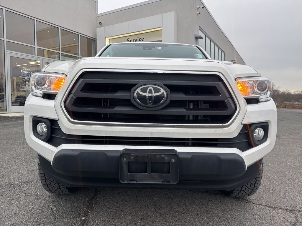 2021 Toyota Tacoma SR5 photo 2
