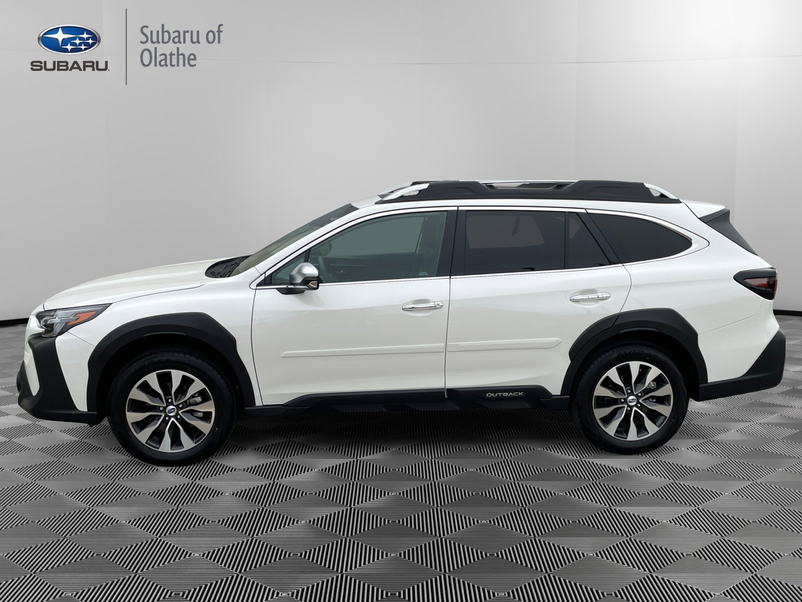 2025 Subaru Outback Touring photo 8