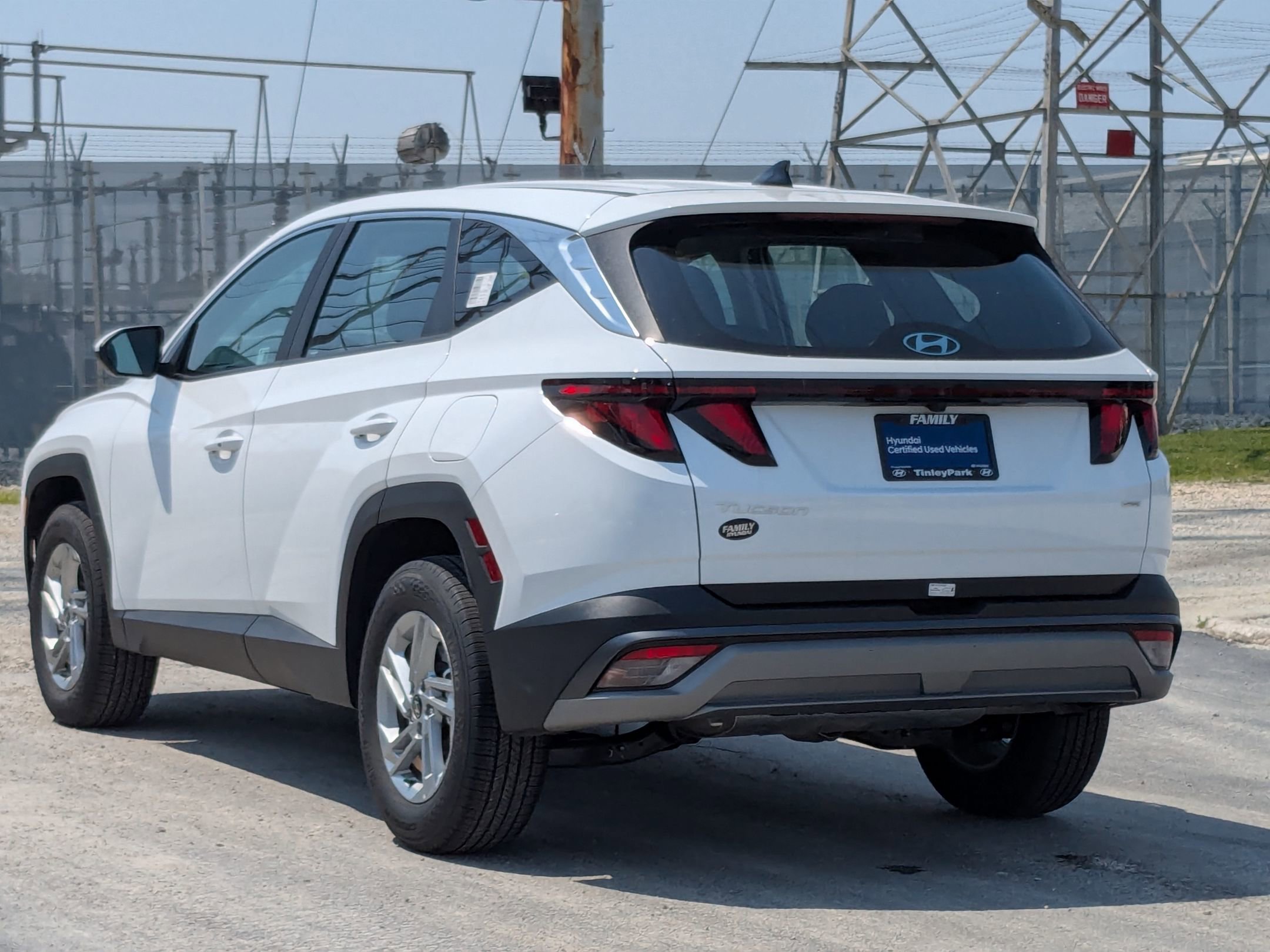 2025 Hyundai Tucson SE photo 3