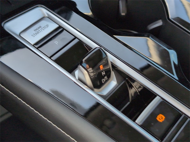 2025 Volkswagen Atlas SEL Premium R-Line photo 10