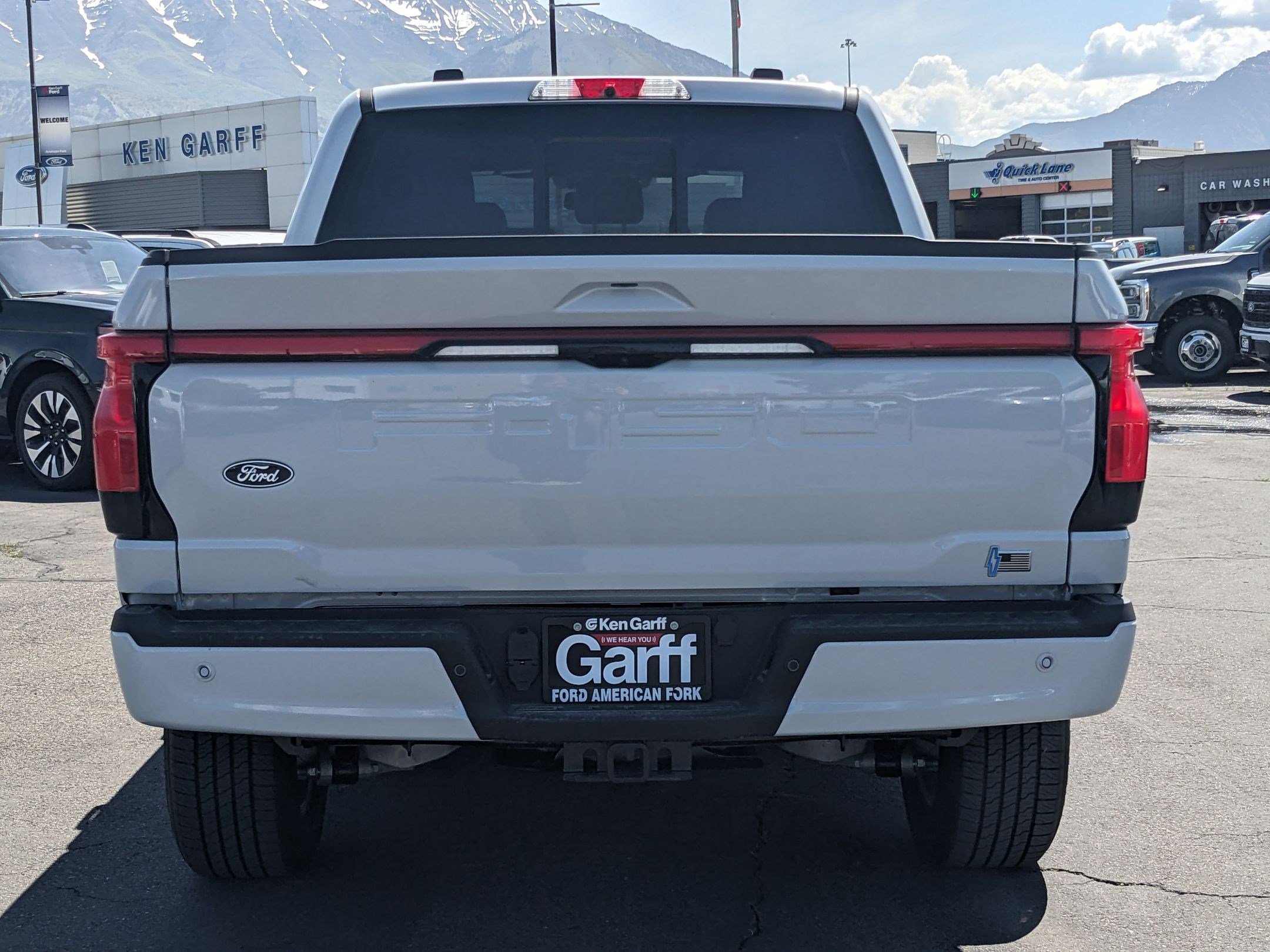 2025 Ford F-150 Lightning Lariat photo 4