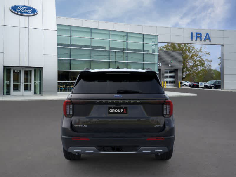 2025 Ford Explorer photo 4