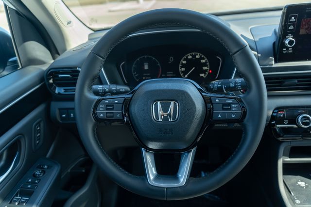 2025 Honda Pilot Touring photo 10