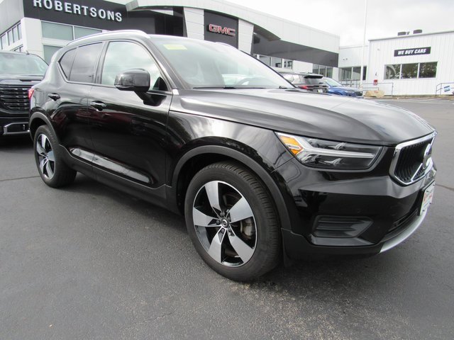 2020 Volvo XC40 Momentum photo 4