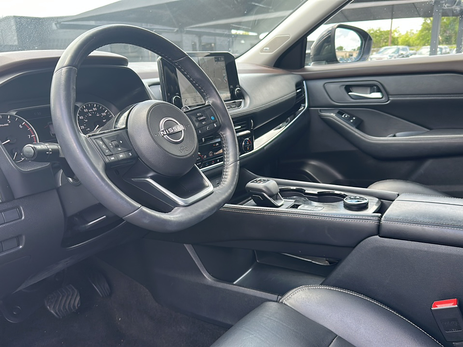 2023 Nissan Rogue SL AWD photo 2