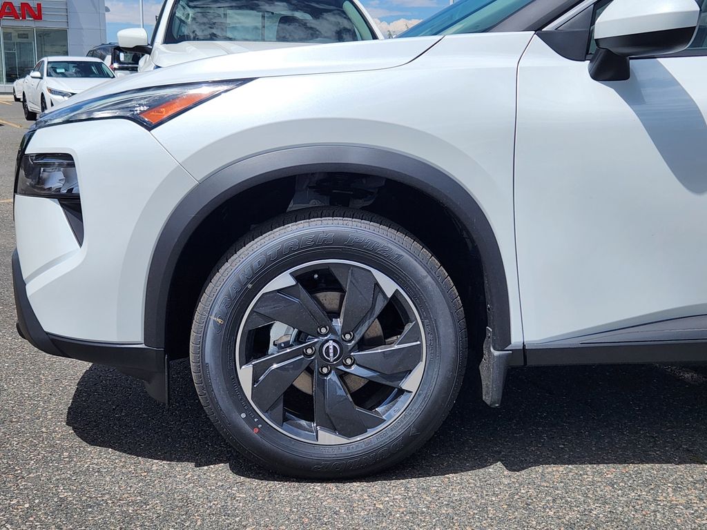 2025 Nissan Rogue SV photo 8