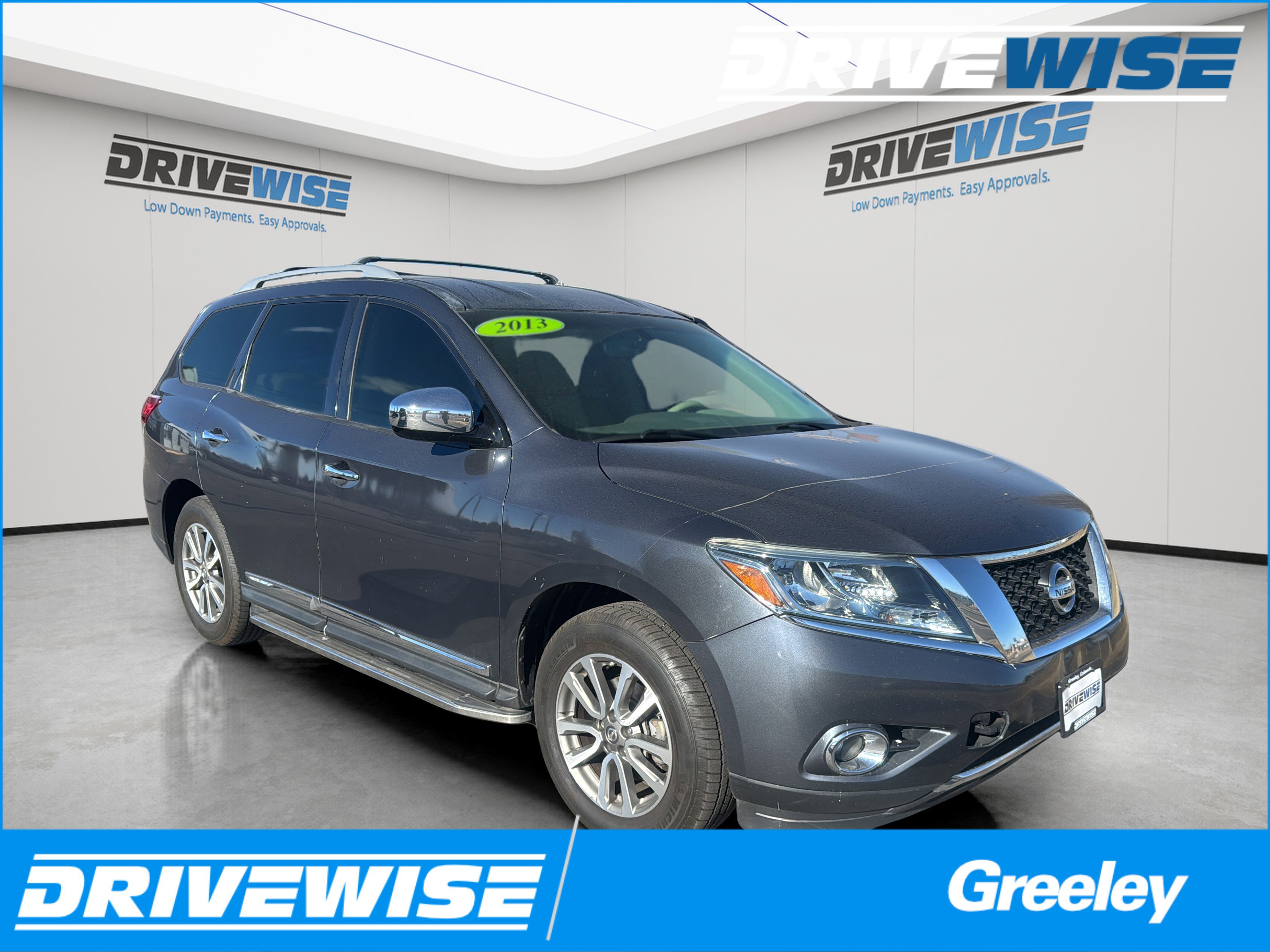 2013 Nissan Pathfinder SL's photo