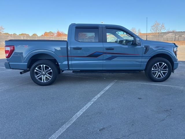 2023 Ford F-150 XL photo 2
