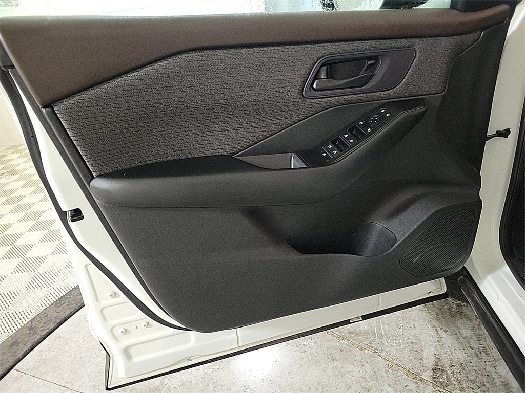 2023 NISSAN ROGUE - Image 19