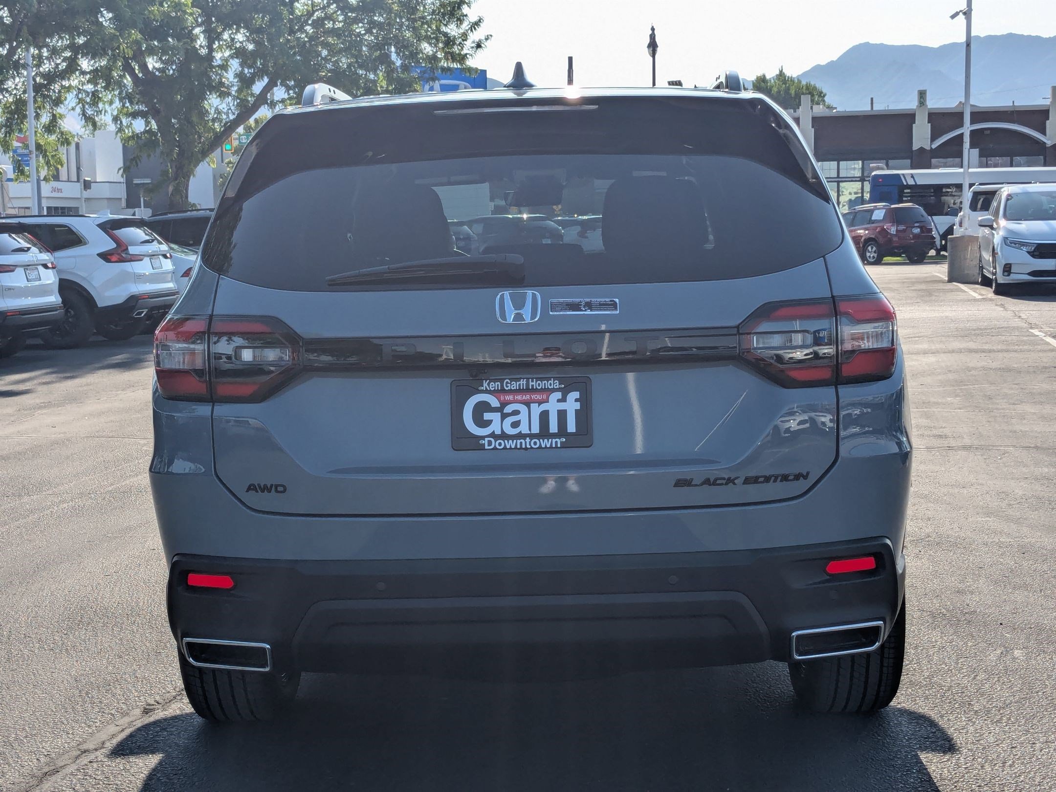 2025 Honda Pilot Black Edition photo 3