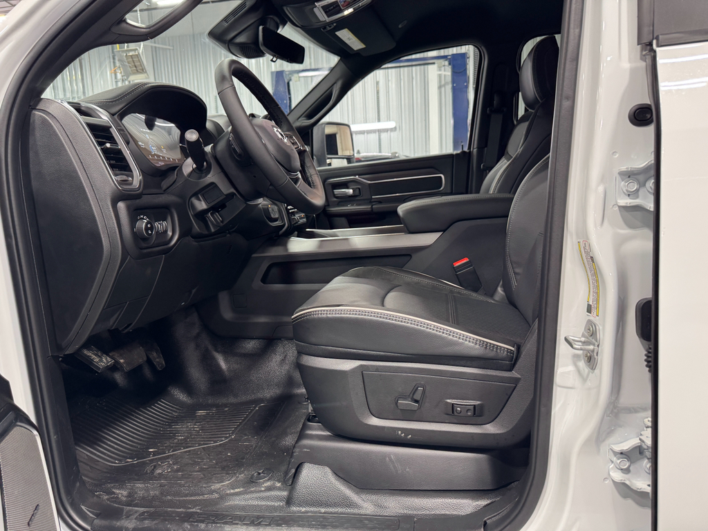 2025 Ram 4500 photo 3