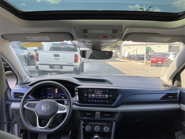 2023 Volkswagen Taos SE photo 8