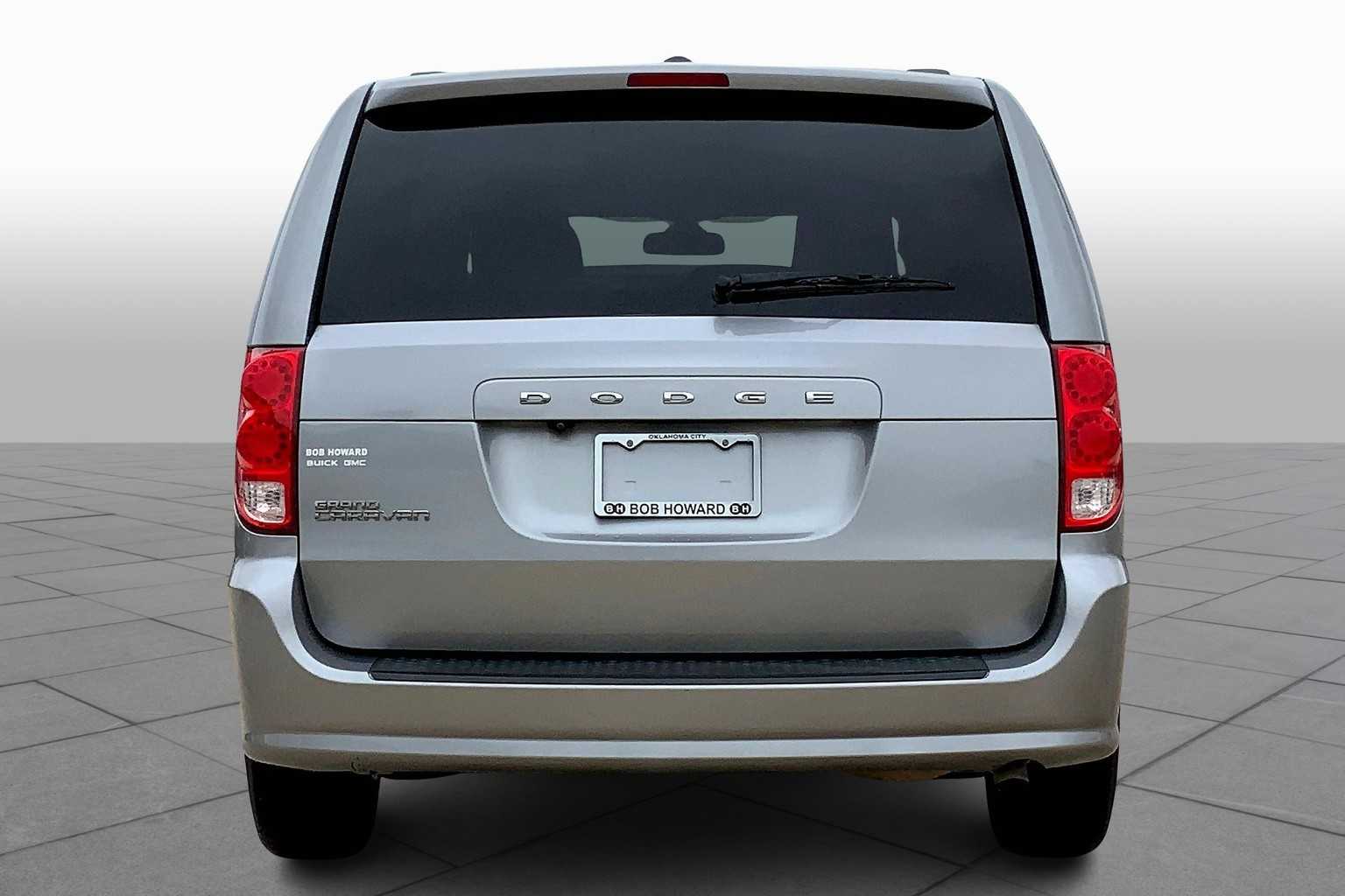 2019 Dodge Grand Caravan SE Anniversary Edition photo 4