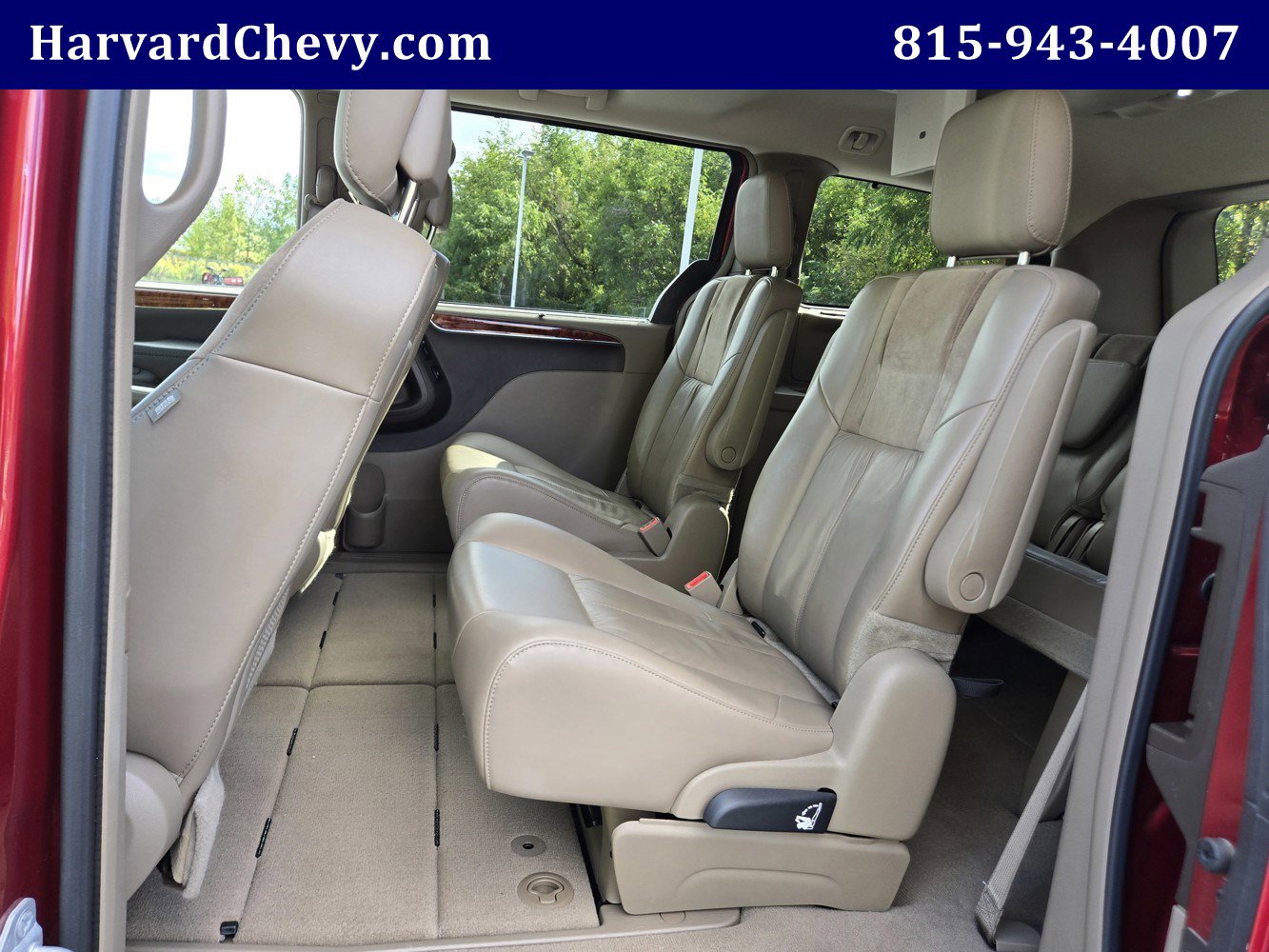 2015 Chrysler Town & Country Limited Platinum photo 19