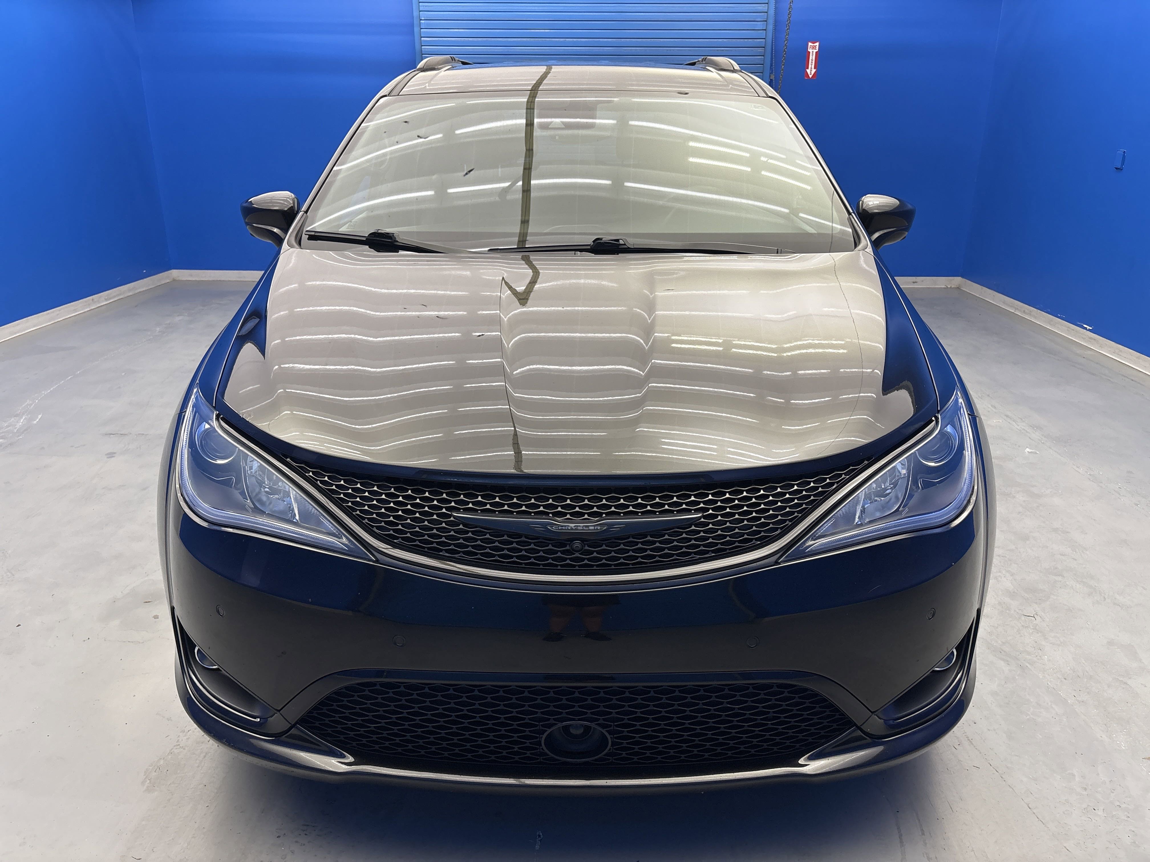 2020 Chrysler Pacifica Touring Plus photo 3