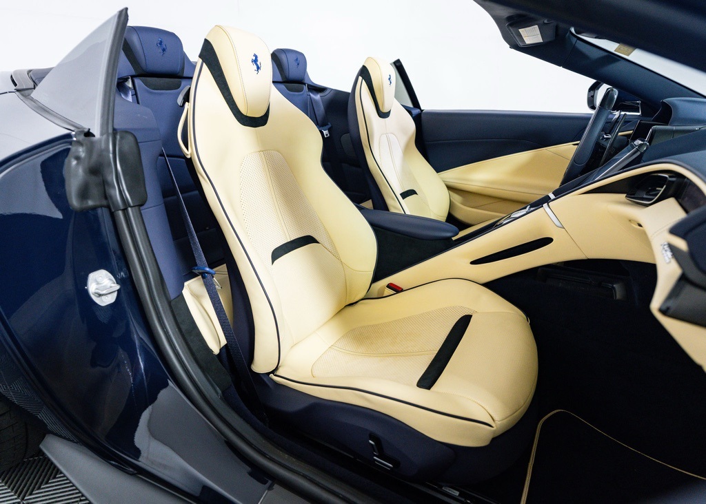 2024 Ferrari Roma Base photo 22