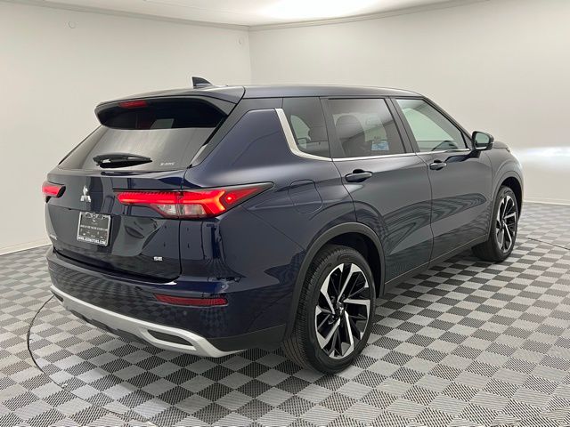 2024 Mitsubishi Outlander SE photo 6
