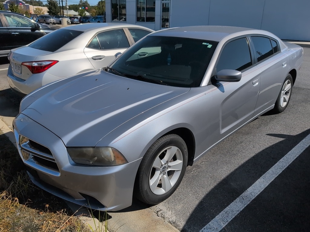2014 Dodge Charger SE photo 2