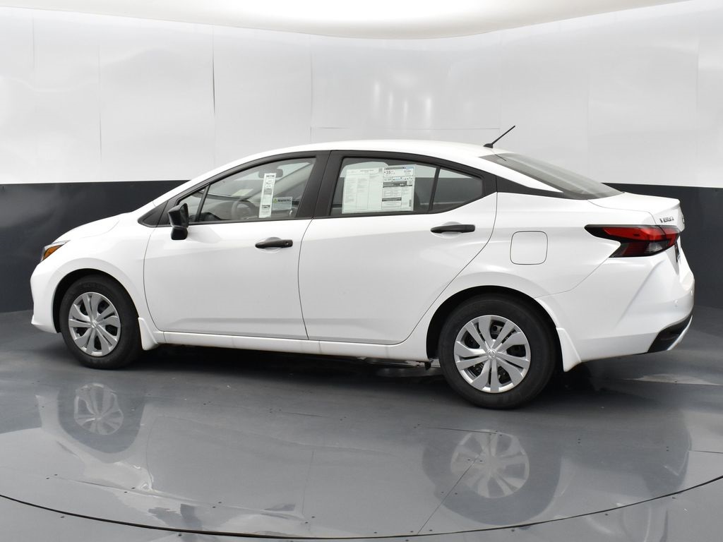 2025 Nissan Versa 1.6 S photo 5