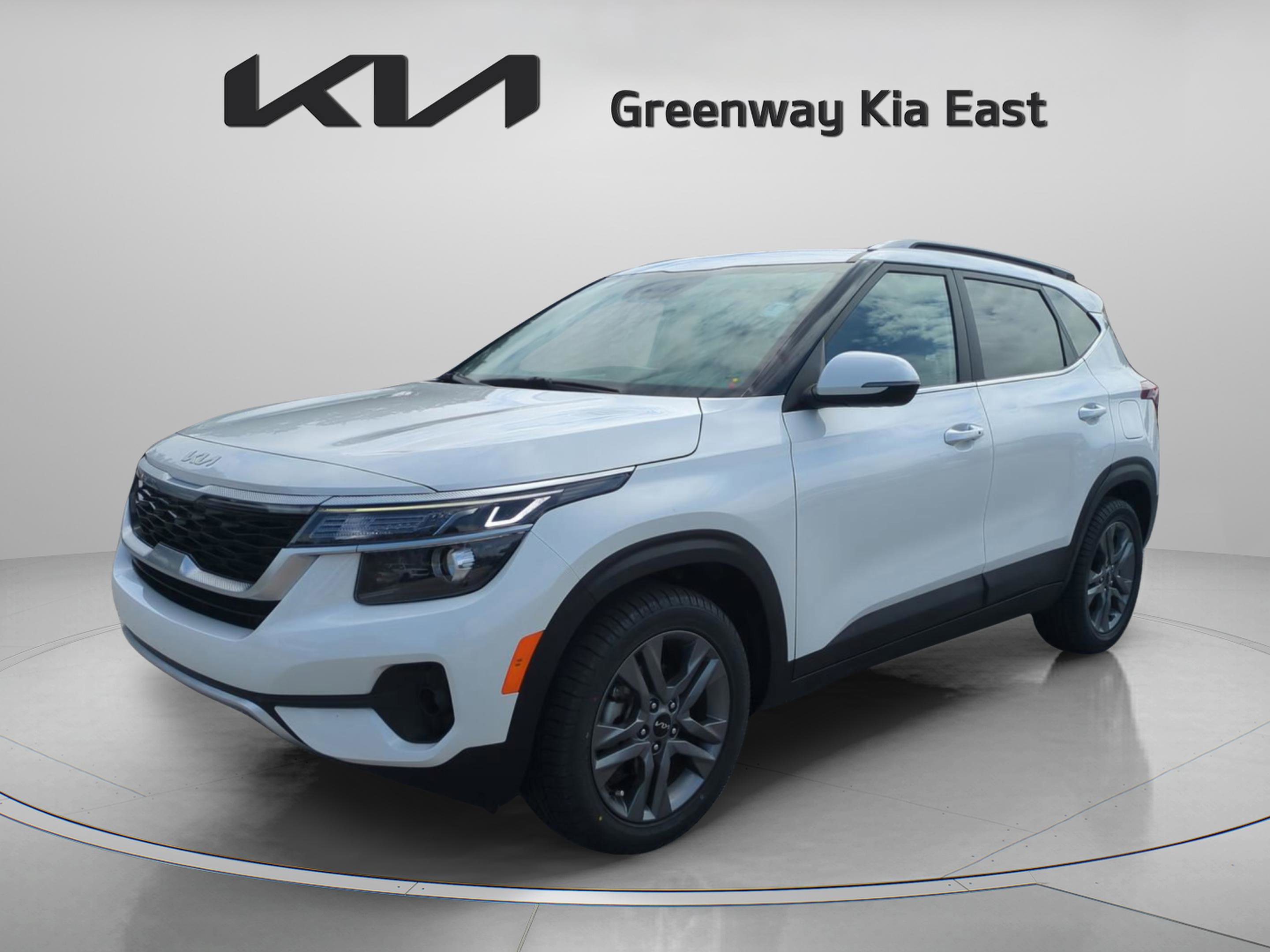 2023 Kia Seltos S photo 3
