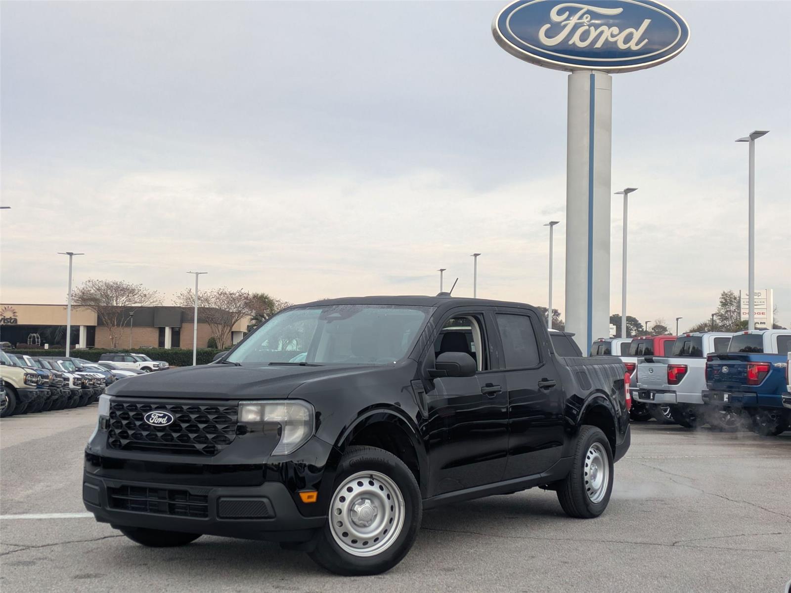 2025 Ford Maverick XL's photo