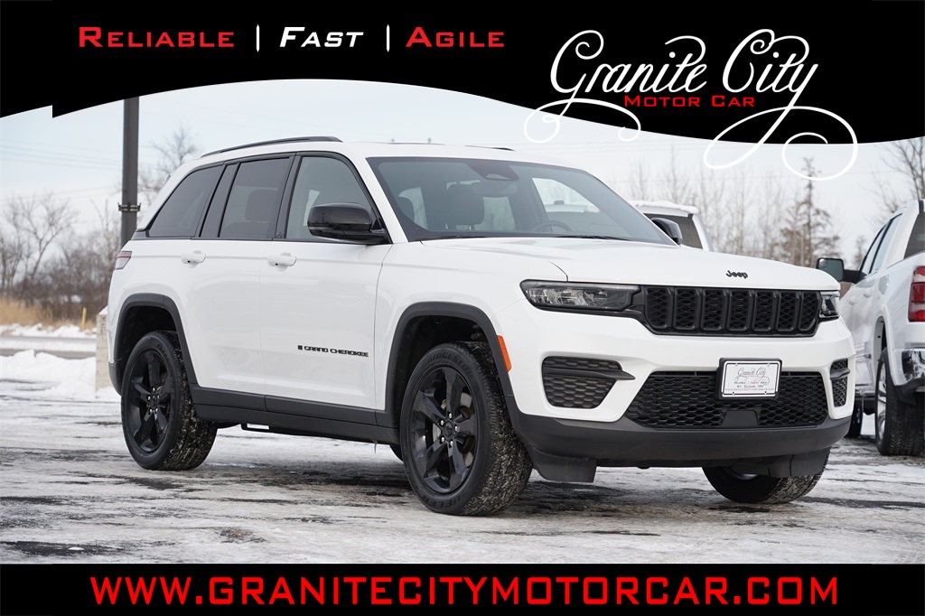 2023 Jeep Grand Cherokee Altitude's photo